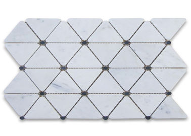 Porcellana Il triangolo punteggia la tessera del marmo di Carrara, rivestimento smerigliatrice tessere decorative fornitore