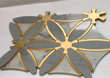 Porcellana Mattonelle regolari della parete interna di progettazione del marmo della pietra della tessera speciale del metallo fornitore