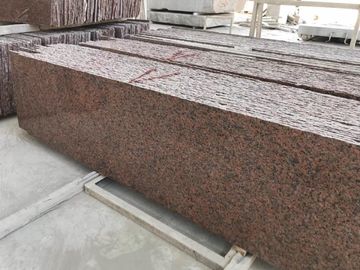 Porcellana Lisci il taglio per graduare la lastra secondo la misura rossa naturale del granito dell'acero delle mattonelle e della pietra G562 fornitore
